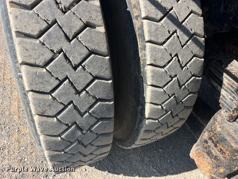 image for item EK8809 1992 Ford L8000 dump truck