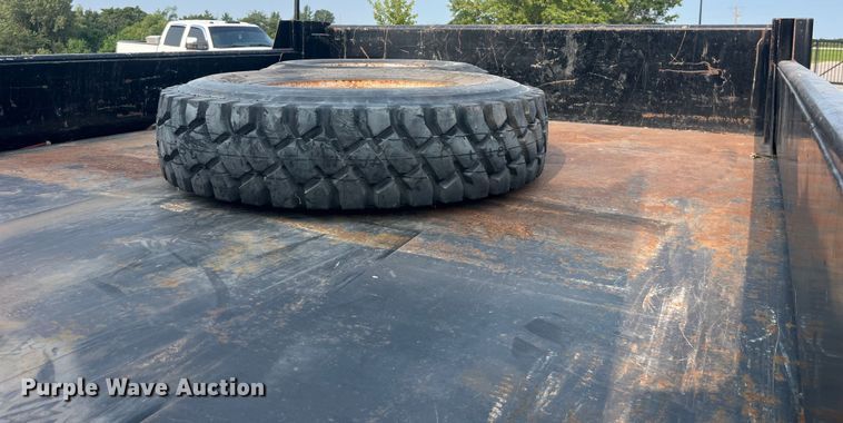 image for item EK8812 1992 International  4900 dump truck