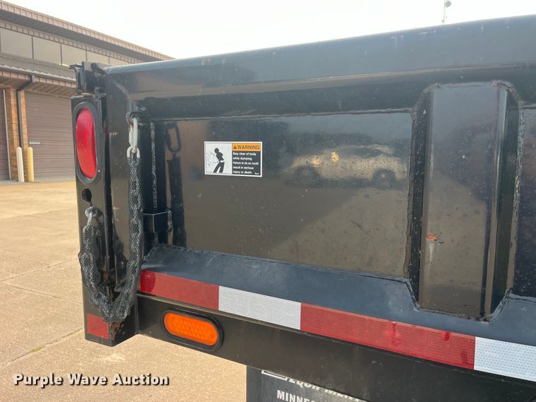 image for item EK8812 1992 International  4900 dump truck