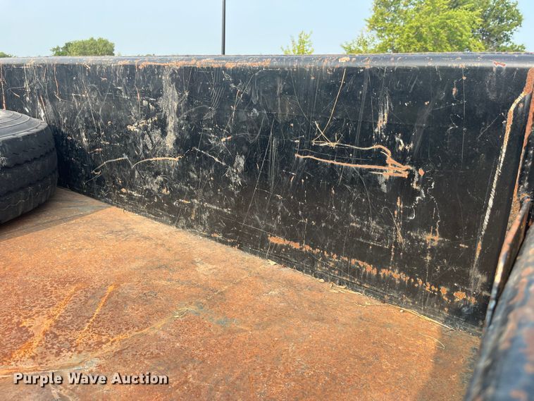 image for item EK8812 1992 International  4900 dump truck