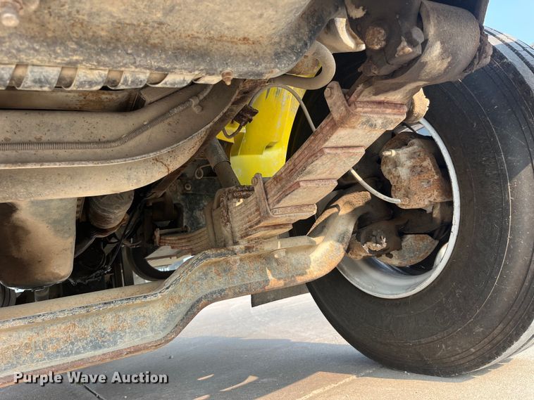 image for item EK8812 1992 International  4900 dump truck