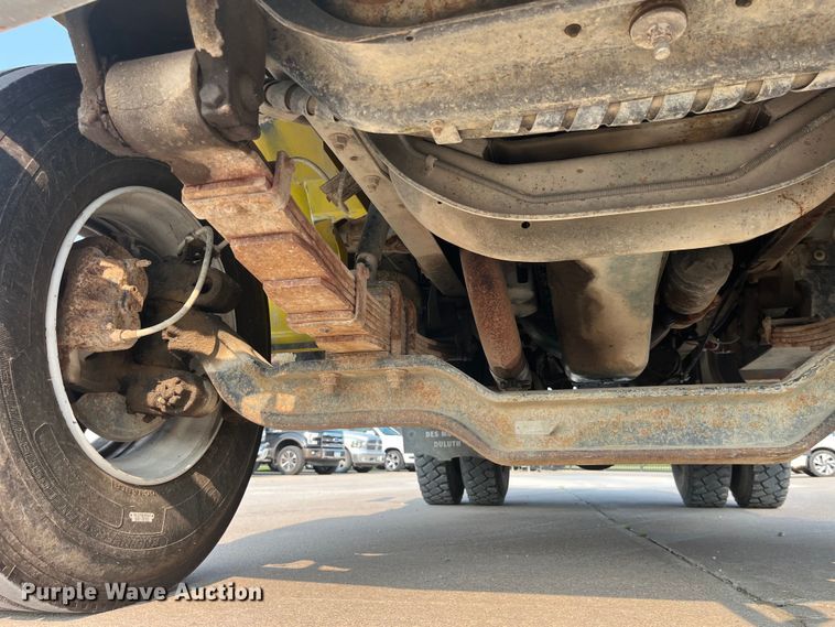 image for item EK8812 1992 International  4900 dump truck