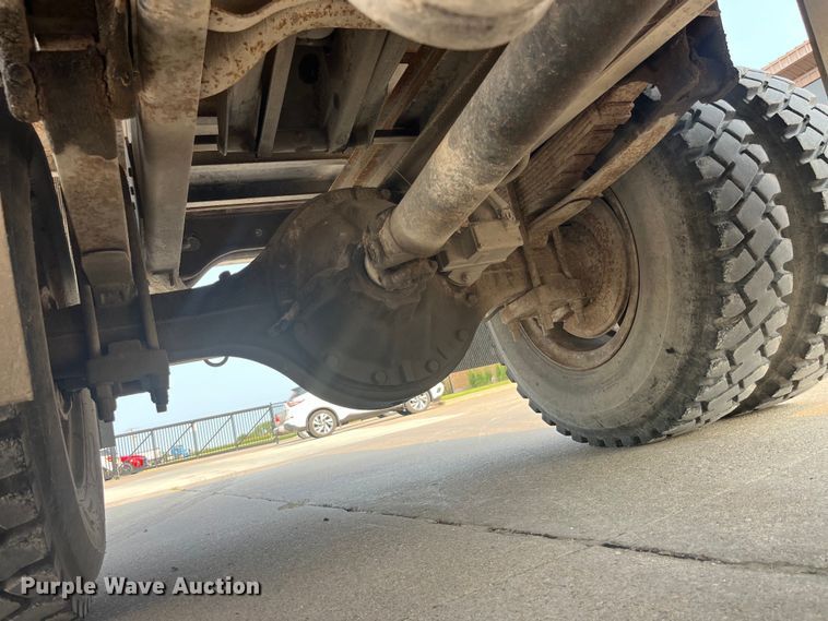 image for item EK8812 1992 International  4900 dump truck