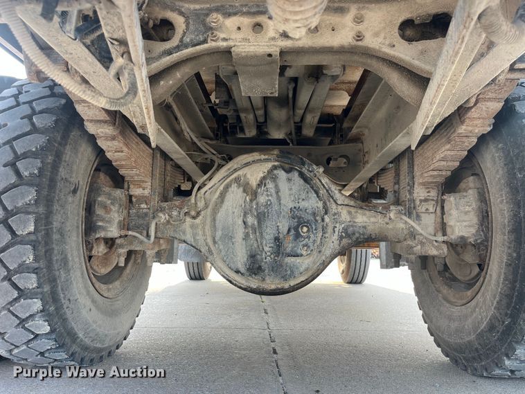 image for item EK8812 1992 International  4900 dump truck