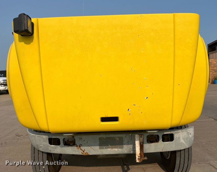 image for item EK8812 1992 International  4900 dump truck