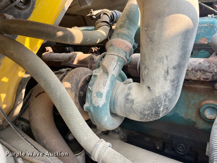 image for item EK8812 1992 International  4900 dump truck