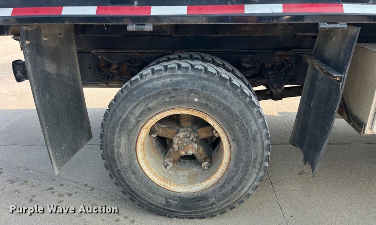 image for item EK8812 1992 International  4900 dump truck