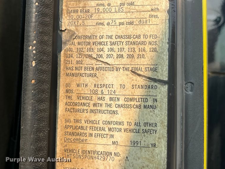 image for item EK8812 1992 International  4900 dump truck