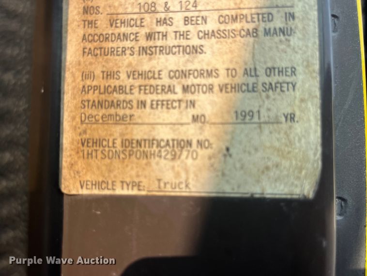 image for item EK8812 1992 International  4900 dump truck