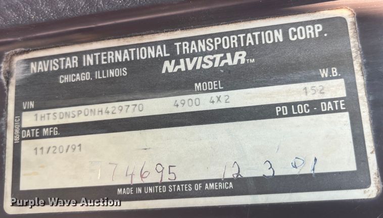 image for item EK8812 1992 International  4900 dump truck