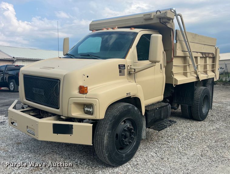 image for item EK8843 2004 GMC C7500 dump truck