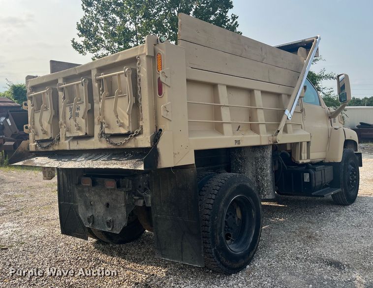 image for item EK8843 2004 GMC C7500 dump truck