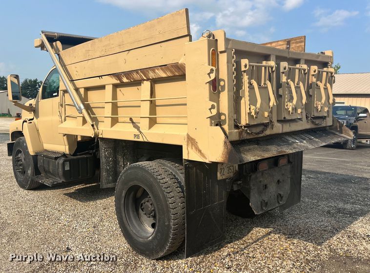 image for item EK8843 2004 GMC C7500 dump truck