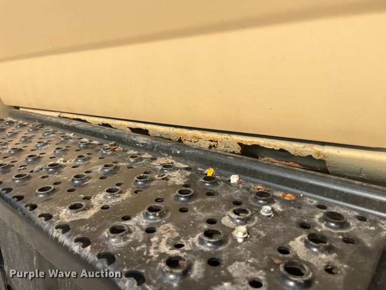 image for item EK8843 2004 GMC C7500 dump truck