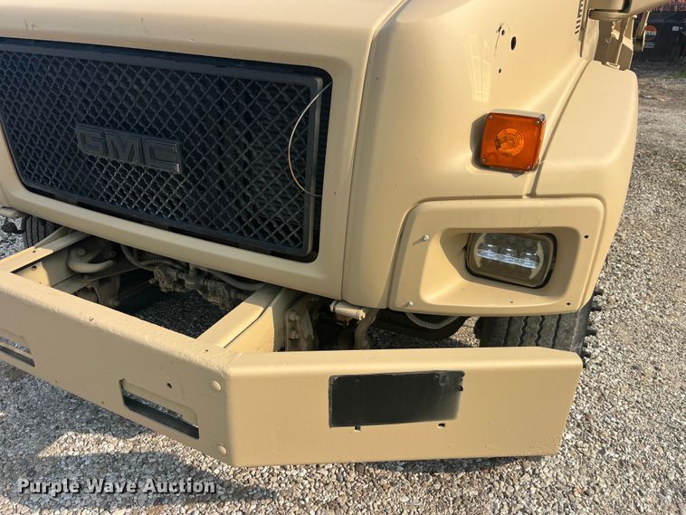 image for item EK8843 2004 GMC C7500 dump truck