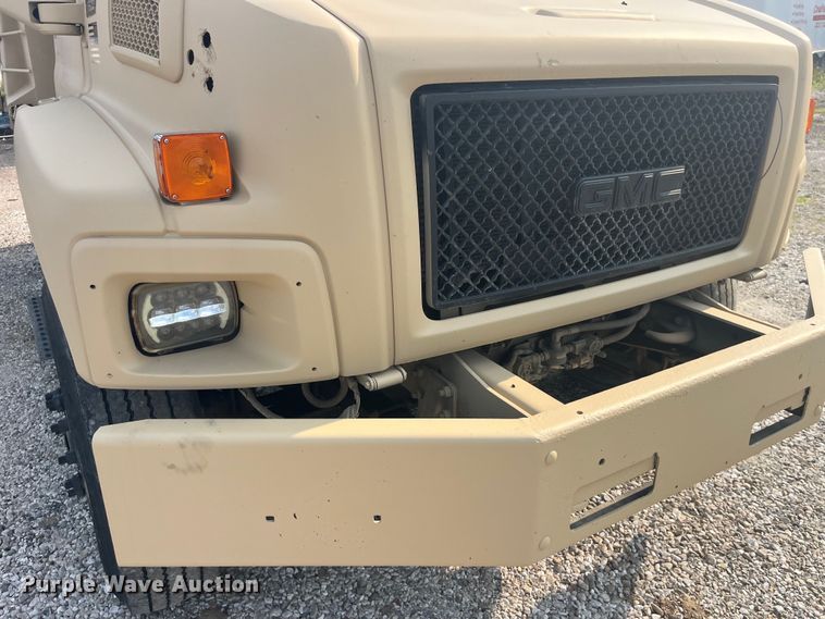 image for item EK8843 2004 GMC C7500 dump truck