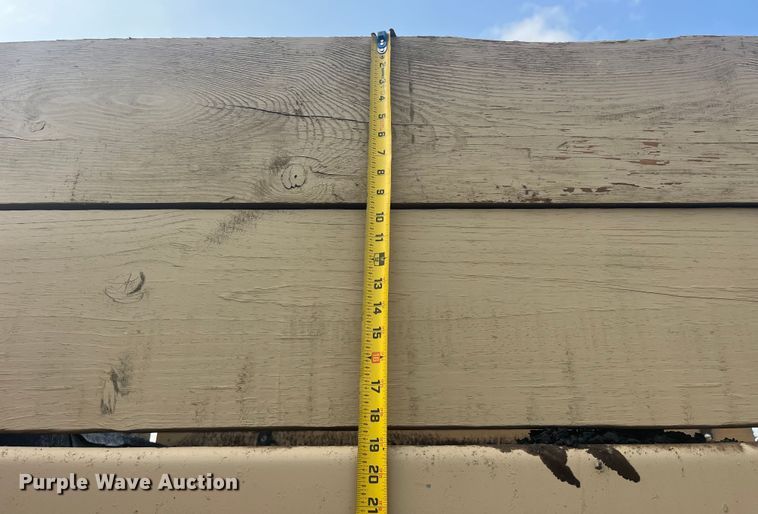 image for item EK8843 2004 GMC C7500 dump truck