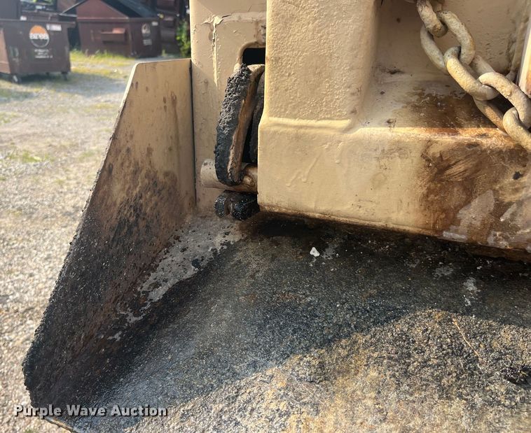 image for item EK8843 2004 GMC C7500 dump truck