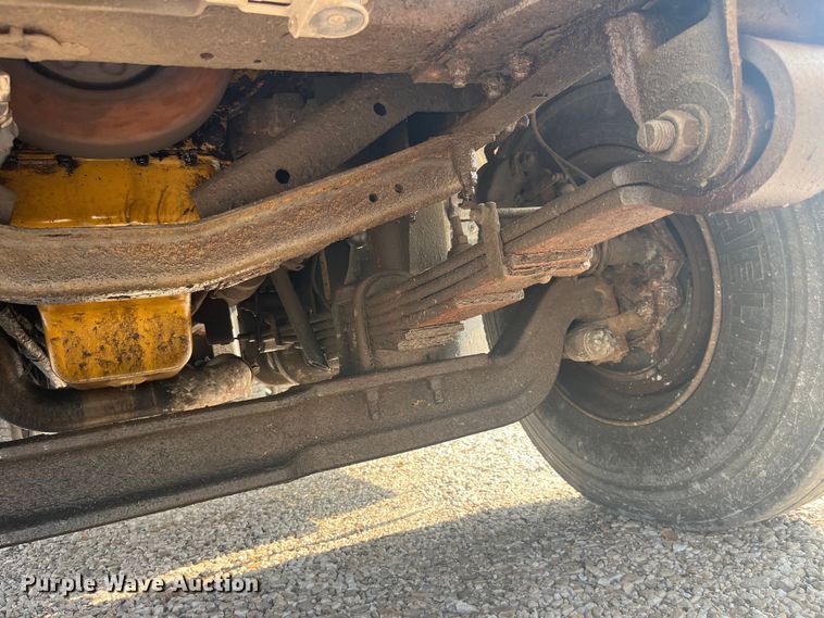 image for item EK8843 2004 GMC C7500 dump truck