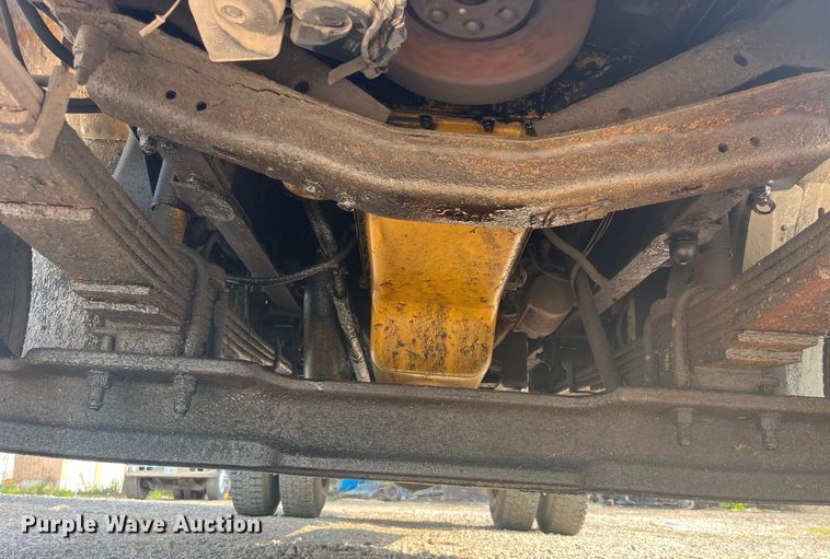 image for item EK8843 2004 GMC C7500 dump truck