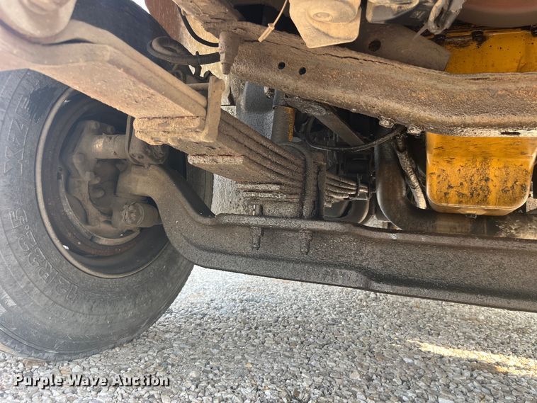 image for item EK8843 2004 GMC C7500 dump truck