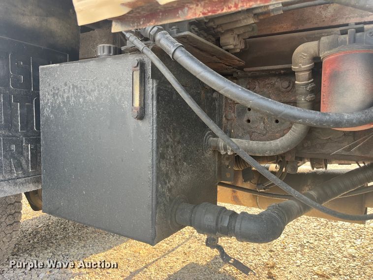 image for item EK8843 2004 GMC C7500 dump truck