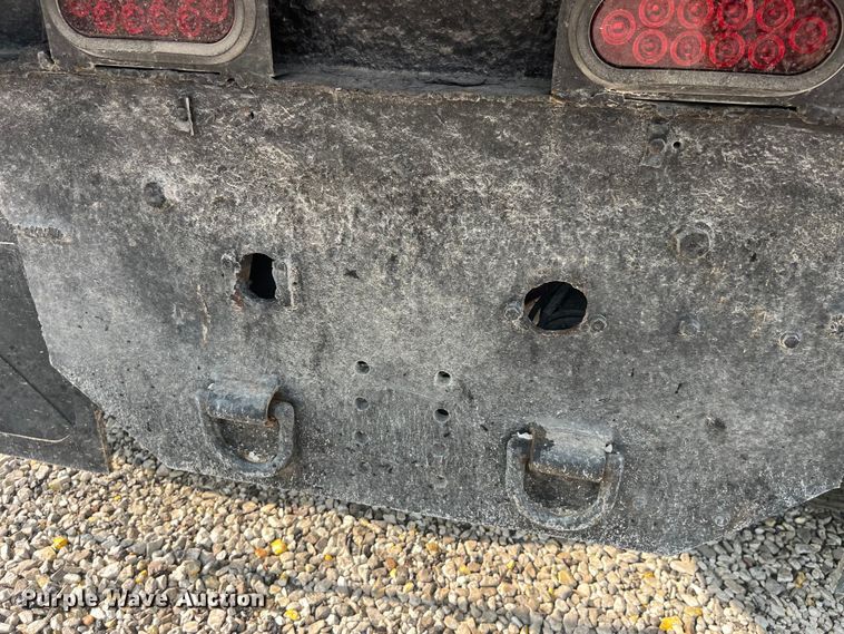 image for item EK8843 2004 GMC C7500 dump truck