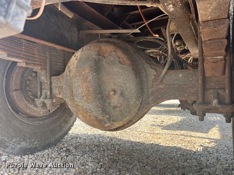 image for item EK8843 2004 GMC C7500 dump truck