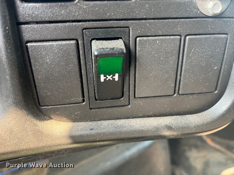 image for item EK8843 2004 GMC C7500 dump truck