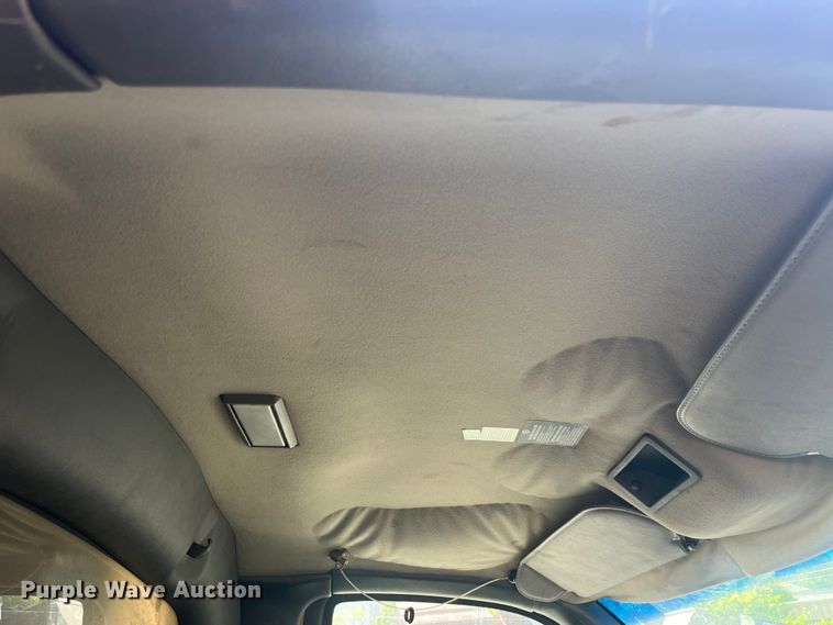 image for item EK8843 2004 GMC C7500 dump truck