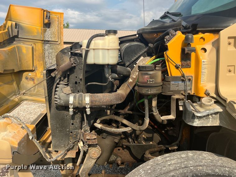 image for item EK8843 2004 GMC C7500 dump truck