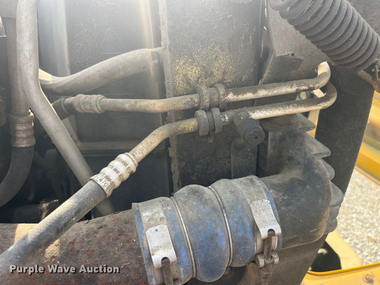 image for item EK8843 2004 GMC C7500 dump truck