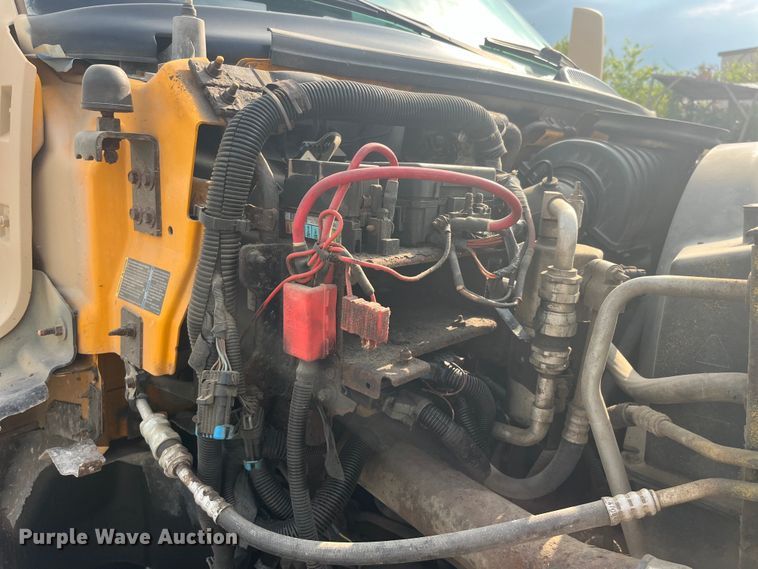 image for item EK8843 2004 GMC C7500 dump truck