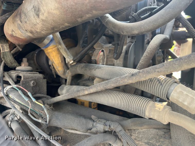 image for item EK8843 2004 GMC C7500 dump truck