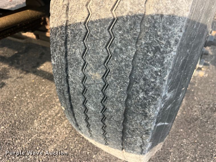 image for item EK8843 2004 GMC C7500 dump truck