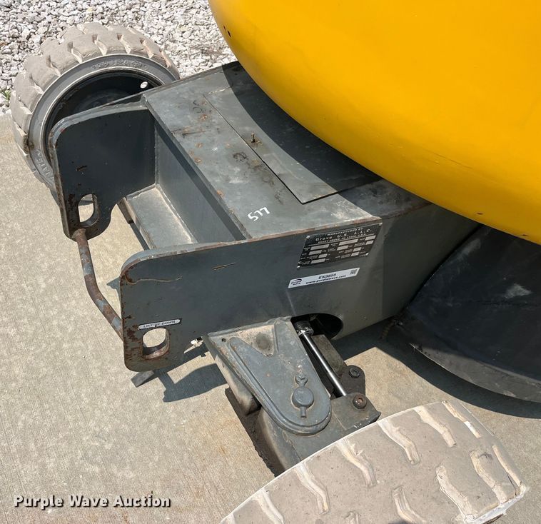 image for item EK8858 2000 Grove A40NE boom lift