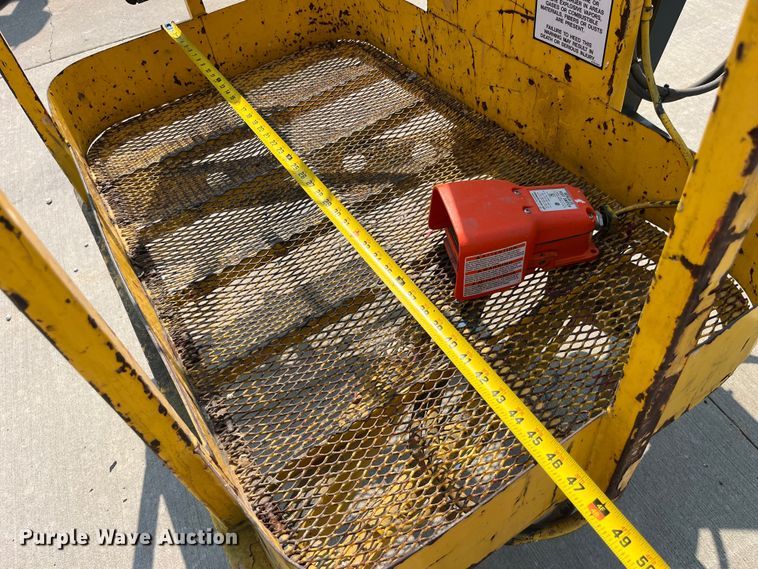 image for item EK8858 2000 Grove A40NE boom lift