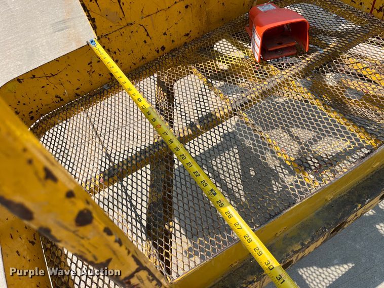 image for item EK8858 2000 Grove A40NE boom lift