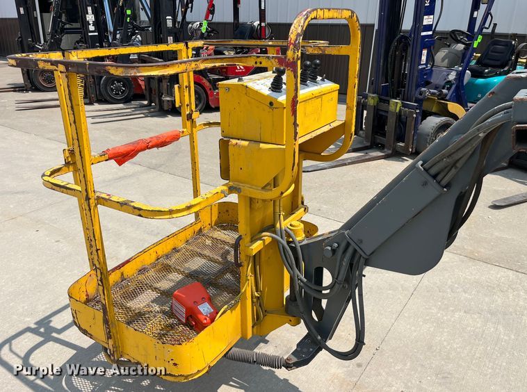 image for item EK8858 2000 Grove A40NE boom lift