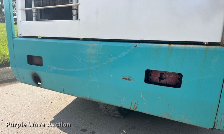 image for item EK8873 Tennant 800 sweeper