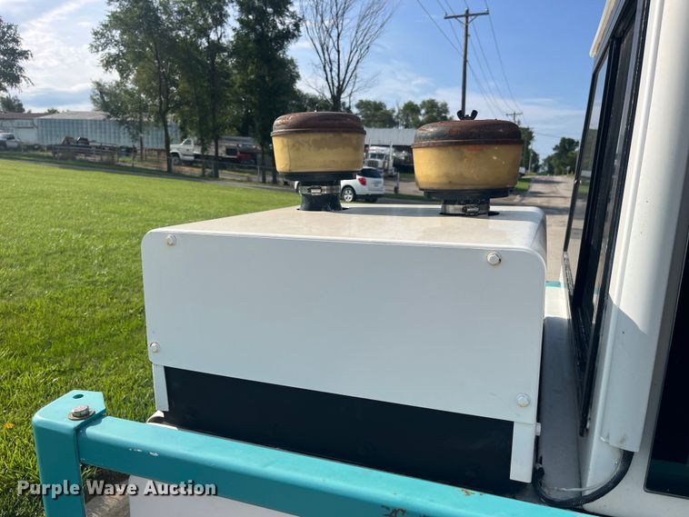 image for item EK8873 Tennant 800 sweeper