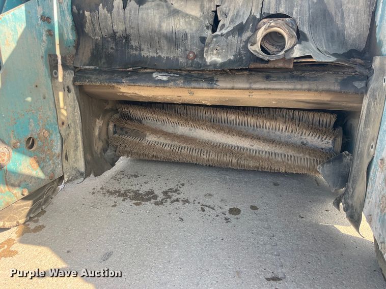 image for item EK8873 Tennant 800 sweeper