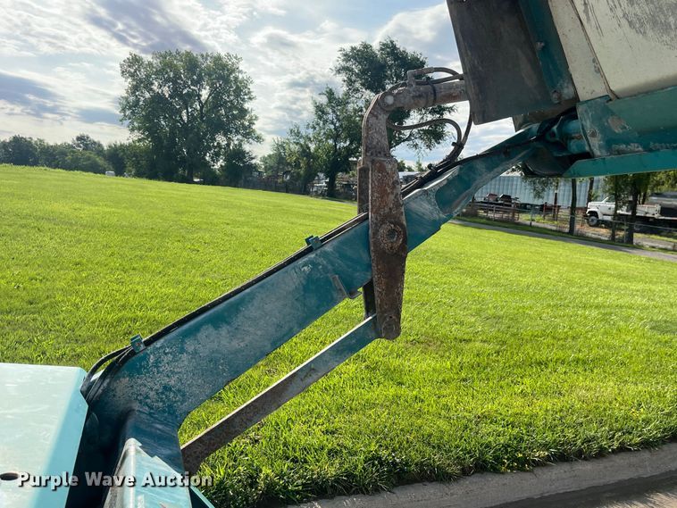 image for item EK8873 Tennant 800 sweeper