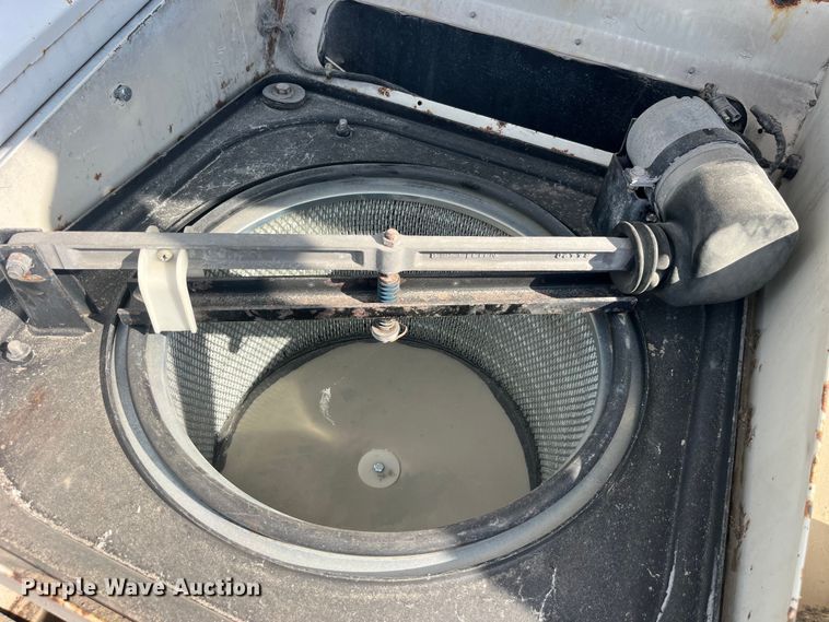 image for item EK8873 Tennant 800 sweeper