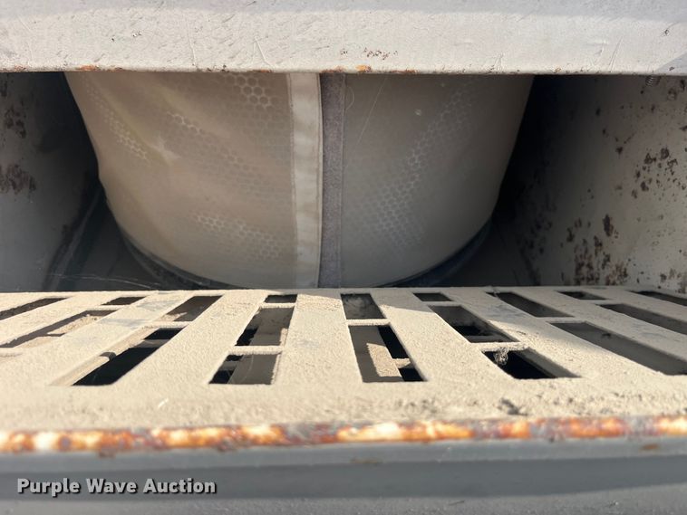 image for item EK8873 Tennant 800 sweeper