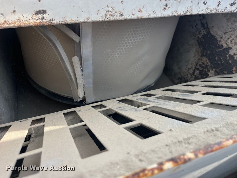 image for item EK8873 Tennant 800 sweeper