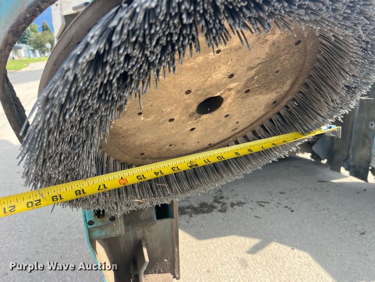 image for item EK8873 Tennant 800 sweeper