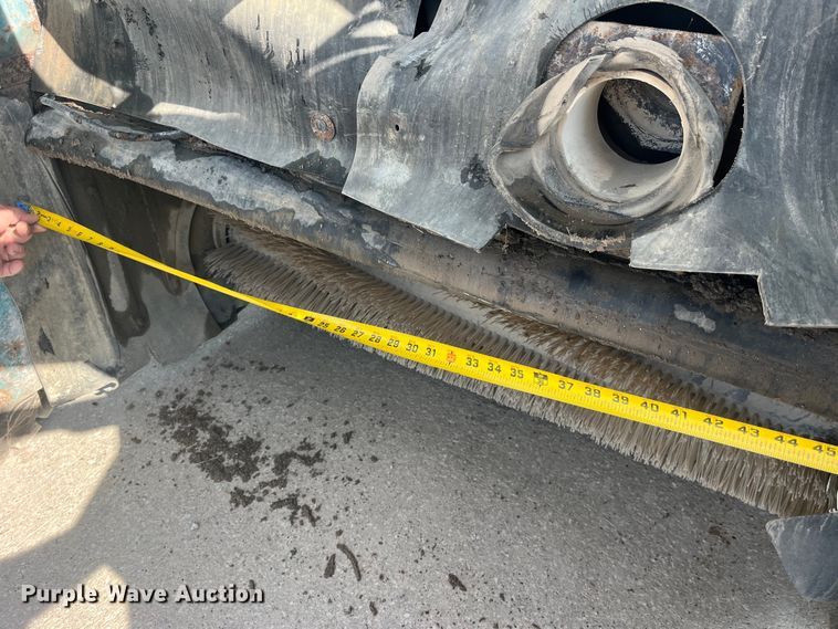 image for item EK8873 Tennant 800 sweeper