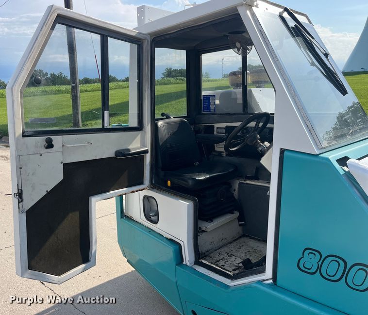 image for item EK8873 Tennant 800 sweeper