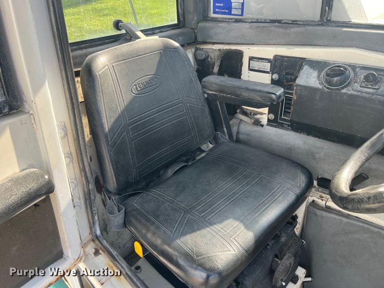 image for item EK8873 Tennant 800 sweeper